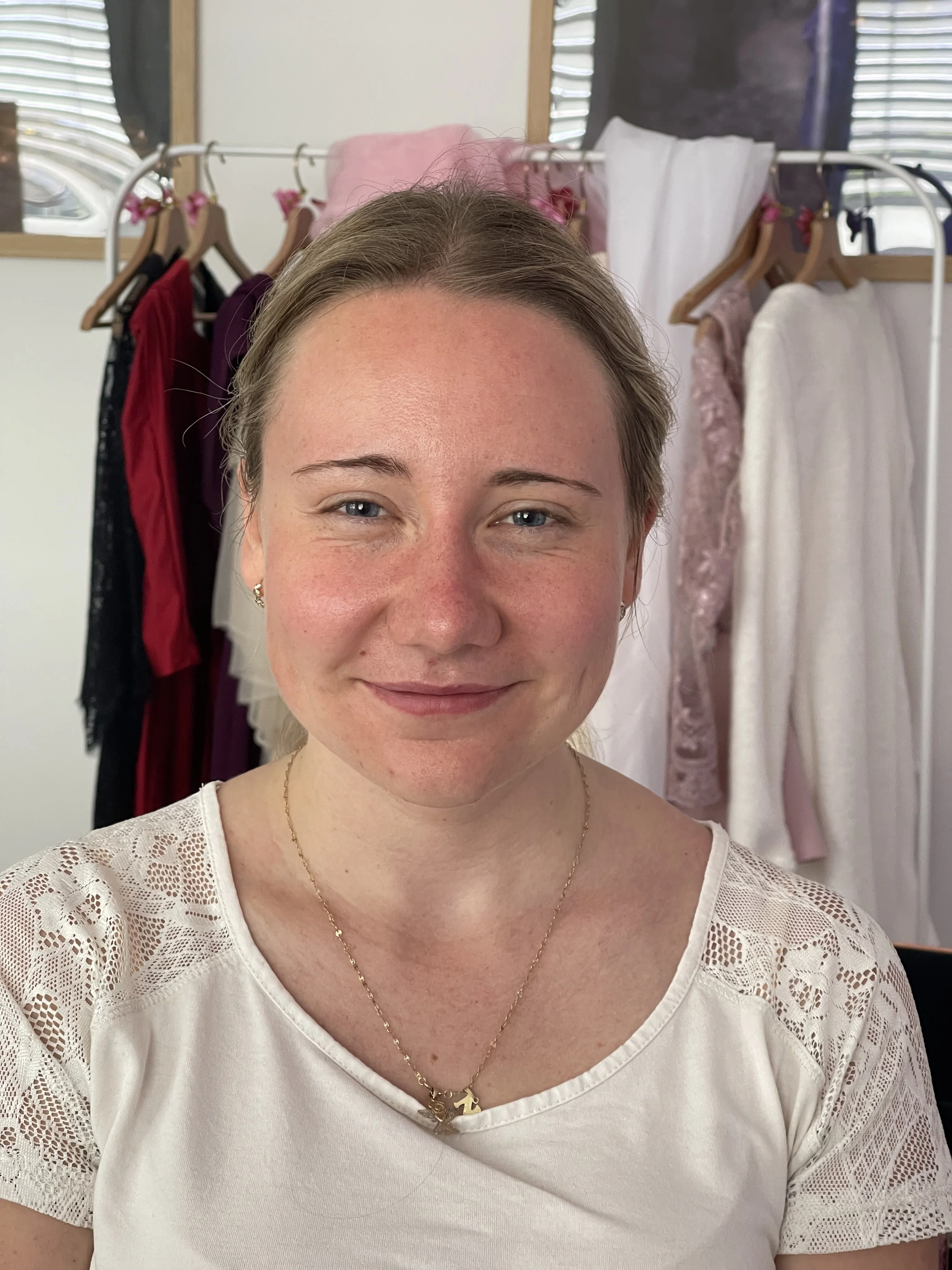 Elegantní proměna – jemná svatební estetika - před aplikací make-upu (přirozený vzhled)